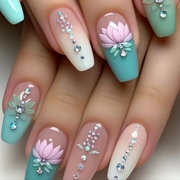 Lotus Press on nails - Picture 1 of 4